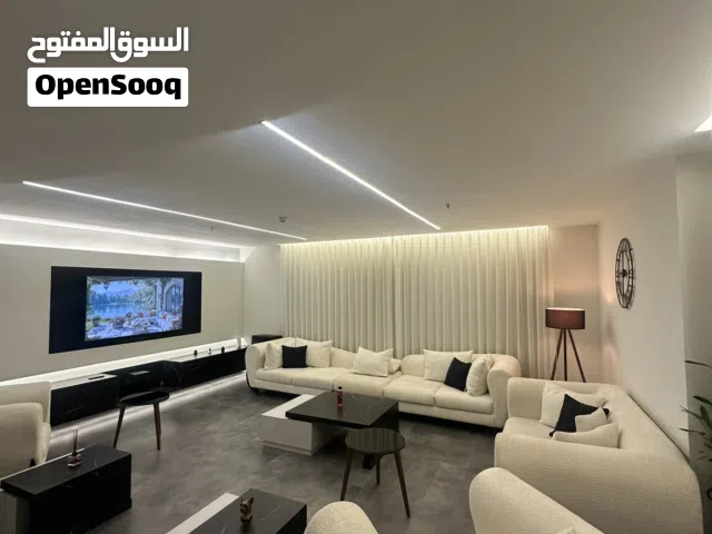 شقه ثلاث غرف وصاله مؤثث VVIP اثاث فاخر وجميل اربيل مجمع لايف تاورز بلمربع الذهبي مقابل امباير
