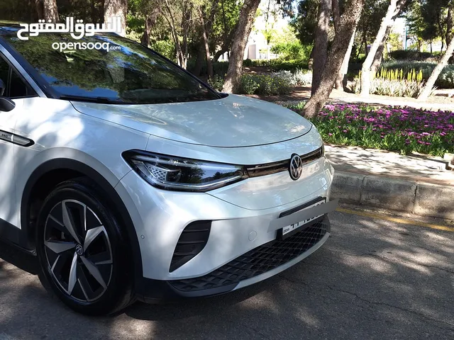 اي دي 4فحص كامل بحاله الوكاله جمرك جديد باسم المستورد لون لؤلؤي مميز تحديث آخر إصدار للسياره