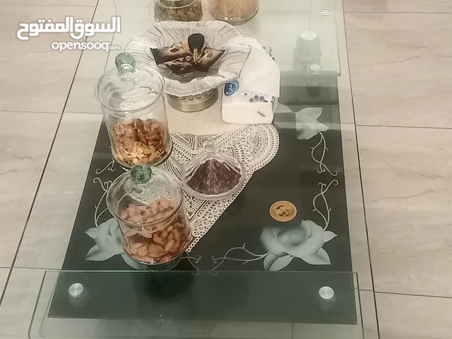 طاولة سيكوريت مستعملة