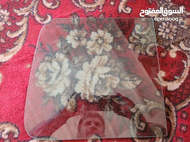 زجاج وكالة شاص خلفي جنب يسار 2012