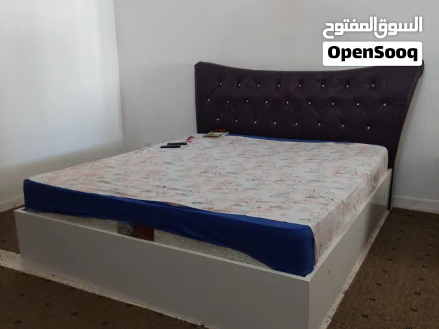 سرير زوجي بدون فراش