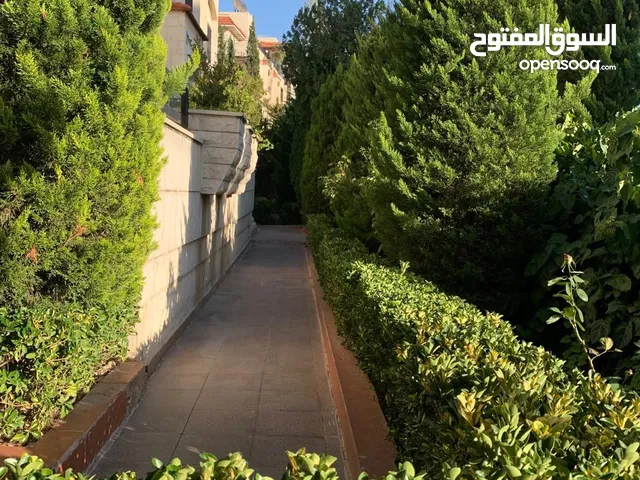 850 m2 More than 6 bedrooms Villa for Sale in Amman Al Rabiah