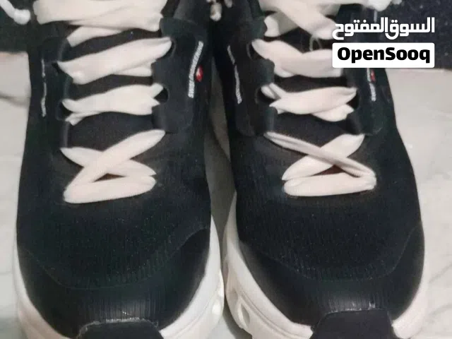 كوتشي اي كلاود نضيف جدا شبه الجديد مقاس 45