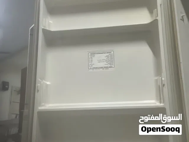 ثلاجة توشيبا نظيفة لا تعاني من شي باااره