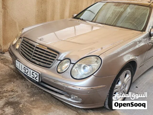 2004 مرسيدس بنز الفئة-E E 200