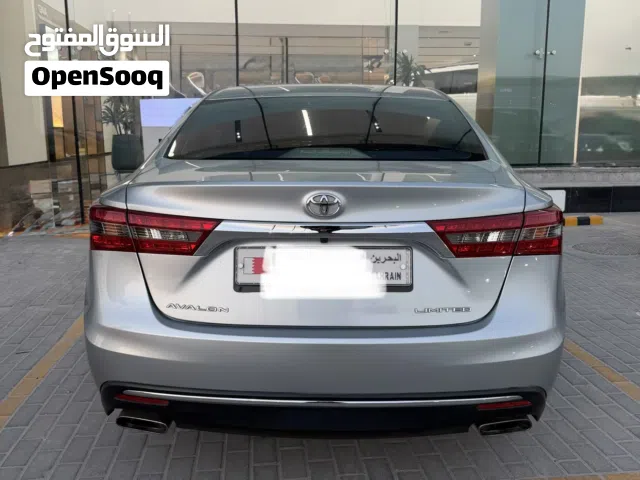 2016 تويوتا افالون Limited