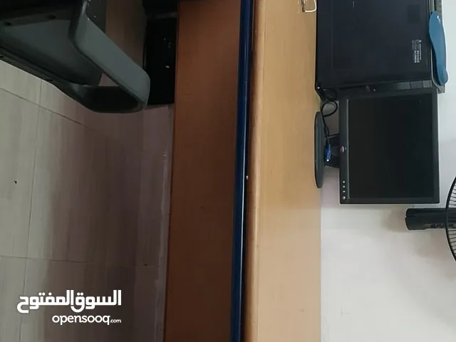 مكتب كبير للبيع