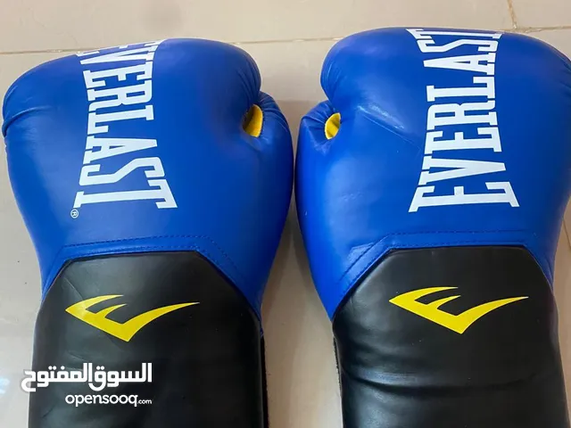 Multiple boxing gloves, other accessory for training in boxing