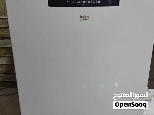 جلاية بيكو لون ابيض شاشة لمس .... مستعمل ... شغاله  فيها عطل بده تصليح