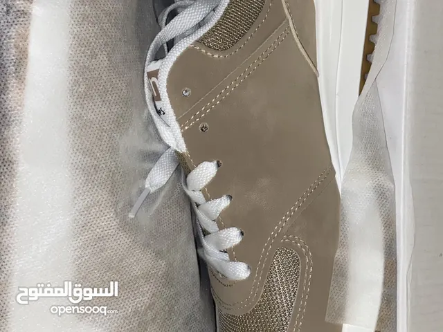 42 Sport Shoes in Al Sharqiya
