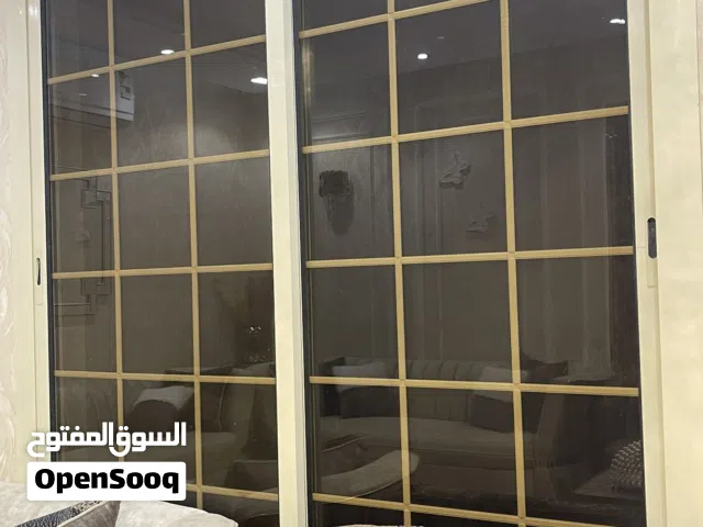 بيع نافذة كبيرة