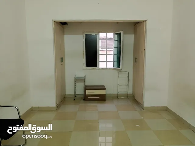 Room for rent at MQ area