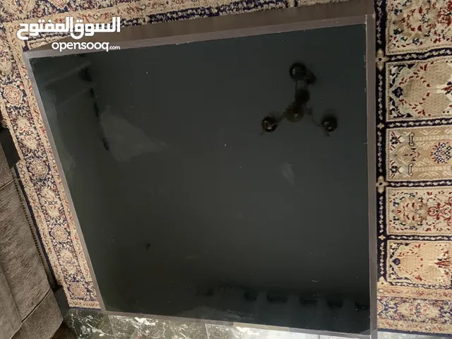 طاوله بنص مستعمله استعمال بسيط