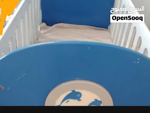 سرير اطفال خشبي