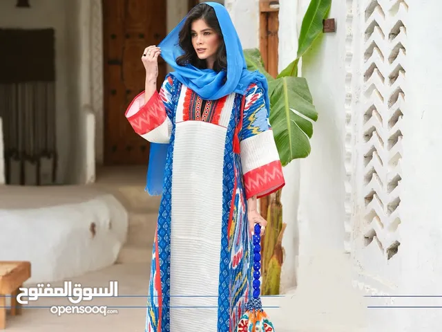 عبايات وكفتانات فاخرة من تصميم وإنتاج إيراني يدوي