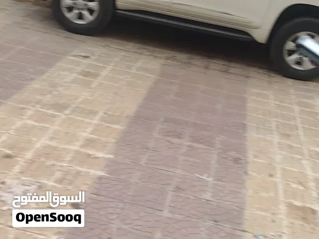 الاصبحي 22مايو تقاطع شارع تعز دور اول حلو ب130الف