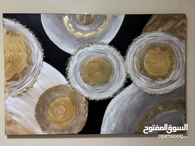 لوحة ذهبية باحجار بارزة 80*120 شبه جديدة