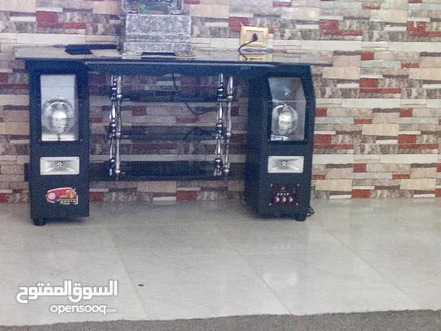 طاولة تلفزيون قزاز سكاريت