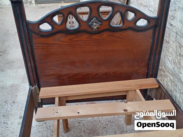 سرير مفرد للبيع