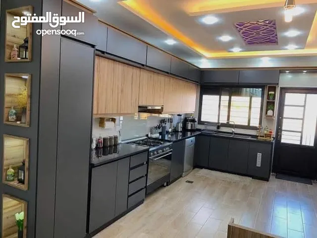 كافة انواع المطابخ المنيوم خشب شركة النموذج الموقع شارع الجامعه مجمع ابو الحاج التجاري طابق الرابع