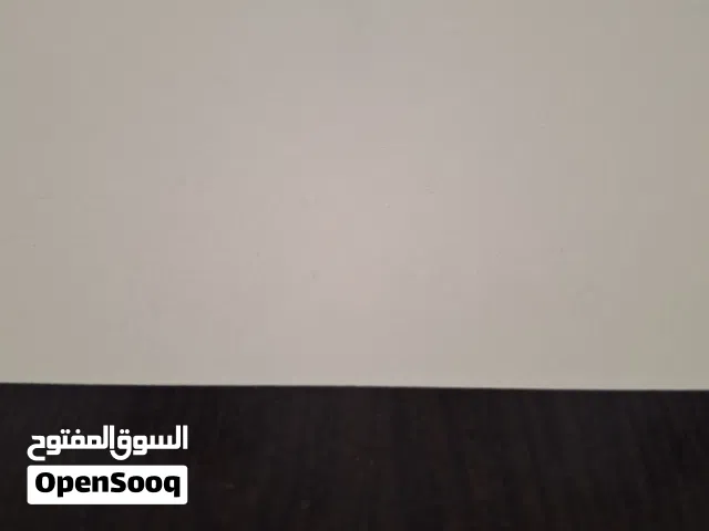 مكتب 3 غرف منطقه استقبال وحمام ومطبخ مطل على حدائق جمال عبد الناصر. مفرق الشويتره بنايه النابلسي مول