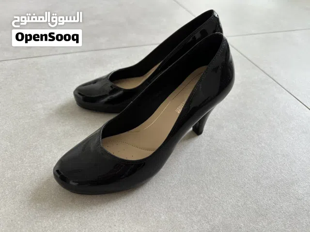Size 38- Smart Heel Shoes