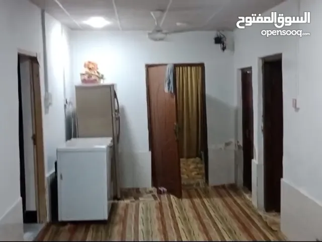 125 m2 4 Bedrooms Townhouse for Sale in Basra Karmat Ali
