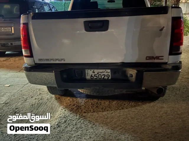 Used GMC Sierra in Kuwait City