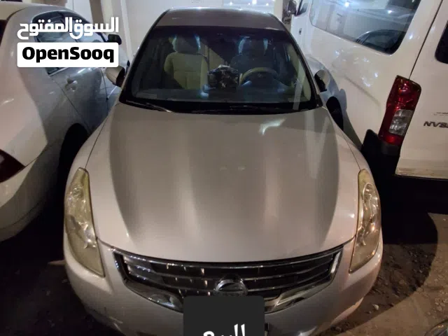 2011 نيسان التيما S