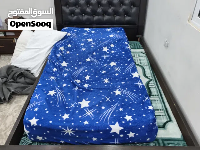 تخت للبيع..