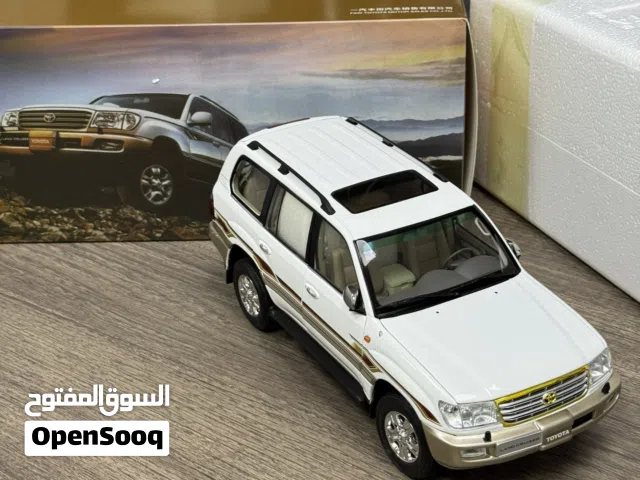 Toyota Land Cruiser LC100 Diecast 1/18