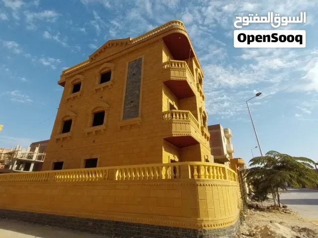 75 m2 5 Bedrooms Townhouse for Sale in Giza 6th of October
