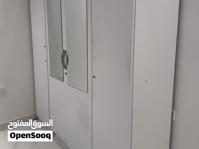 دولاب ابيض