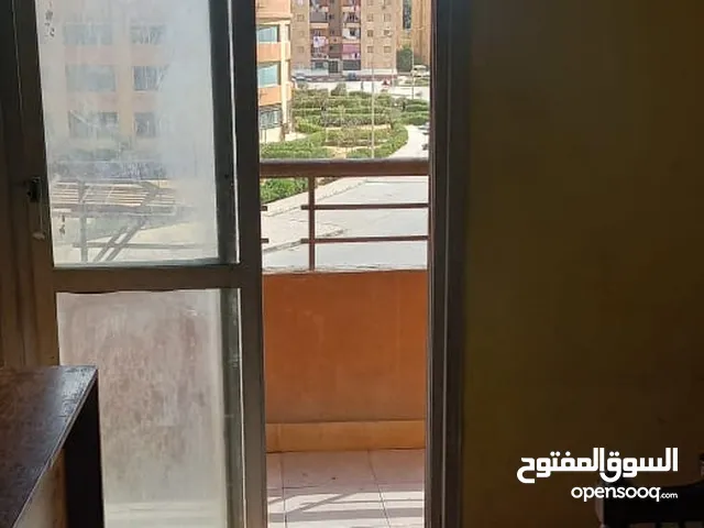 شقة بمدينة الابطال