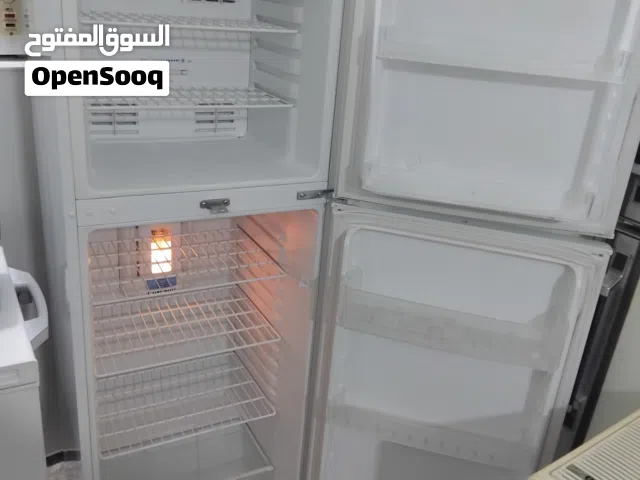 متوفر للبيع ثلاجة ونسا 14 قدم استعمال خفيف جدا معا التوصيل والكفاله