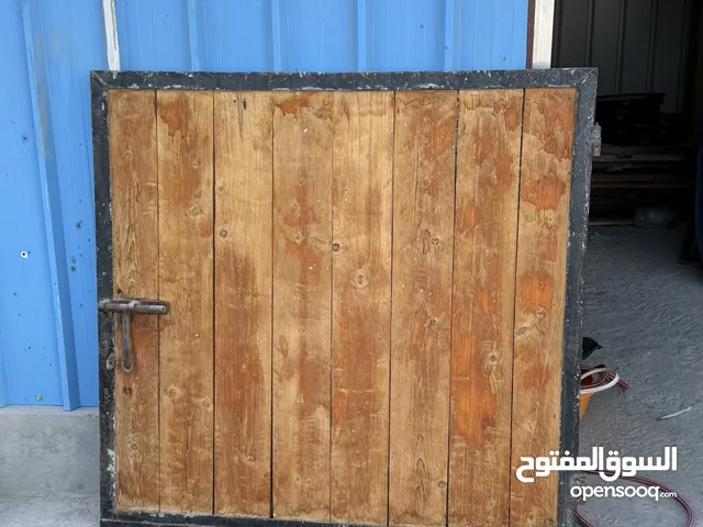 متوفر كمية ابواب ودرايش للرواقات الاسطبلا يتكون من فريم وباب ودريشة للتفاصيل تواصل ع الخاص