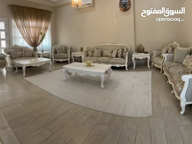 طقم جلوس فاخر وراقي جداً