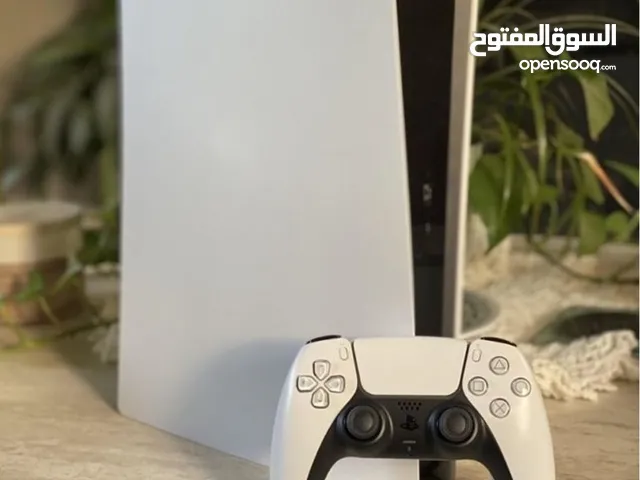 بلاستيشن 5 شبه جديد  مع شاشة 32 بوصة ضد الكسر وقاعدة شحن وألعاب
