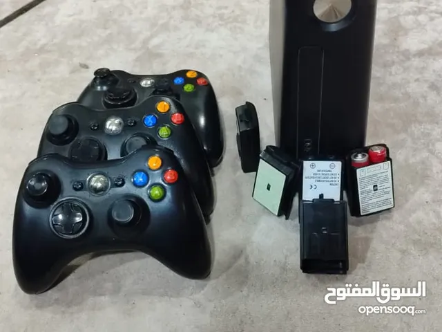 للبيع xbox360 مستعمل +جويستك3 +بي32لعبه +يشغل اونلاين(بي مجال السعر)