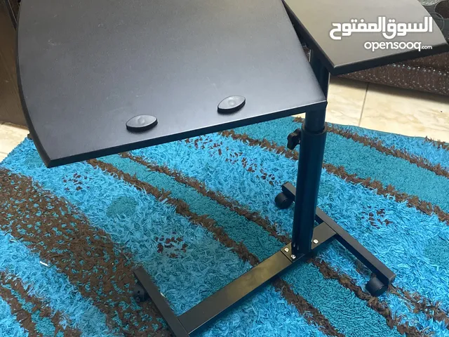 طاولة لابتوب ممتازة – تصميم مريح وبسيط وممتازه للاستخدام اليومي