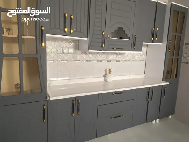 السلام عليكم مطبخ للبيع اشتريته قبل فتره وماناسب مطبخي للبيع بسعر850 hdf القياس 3امتار