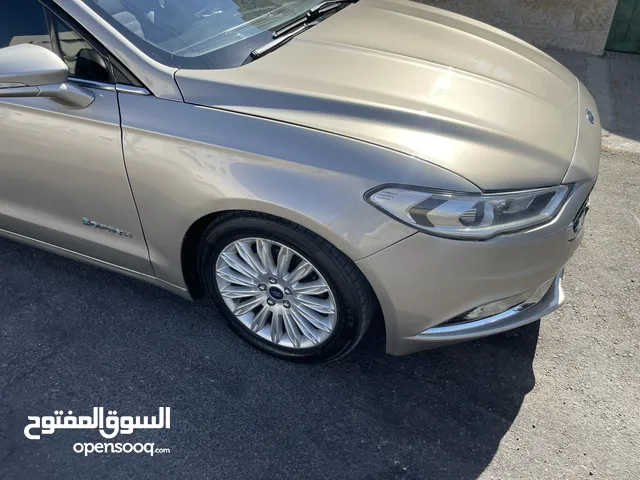 2016 ford fusion hybrid se