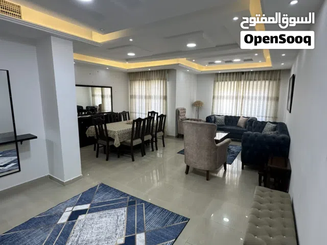 شقة مفروشة للايجار / شهري - اسبوعي طابق ثالث اخير حي سكني هادئ