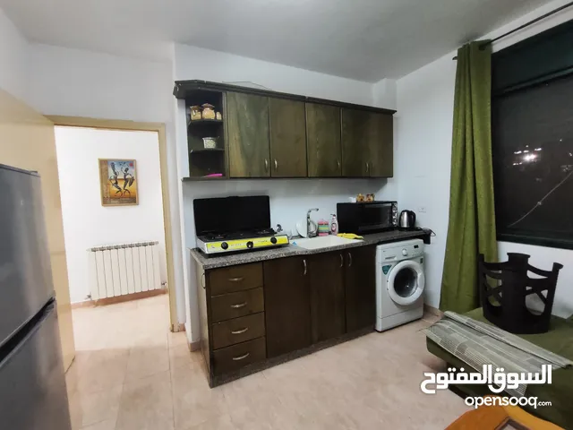 استديو مفروش بإطلالة مميزة – عين مصباح قرب بنك فلسطين المركزي