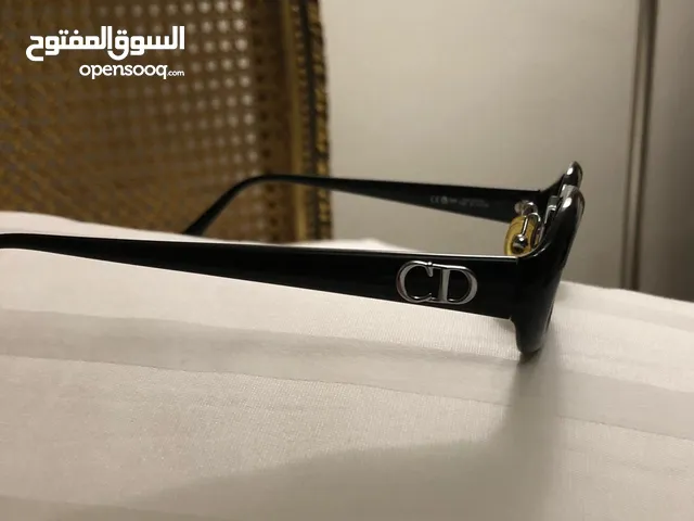 نظارات شمسية بيضاوية عتيقة من كريستيان ديور CD من التسعينيات