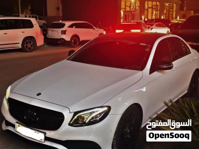 2016 مرسيدس بنز الفئة-E E 200