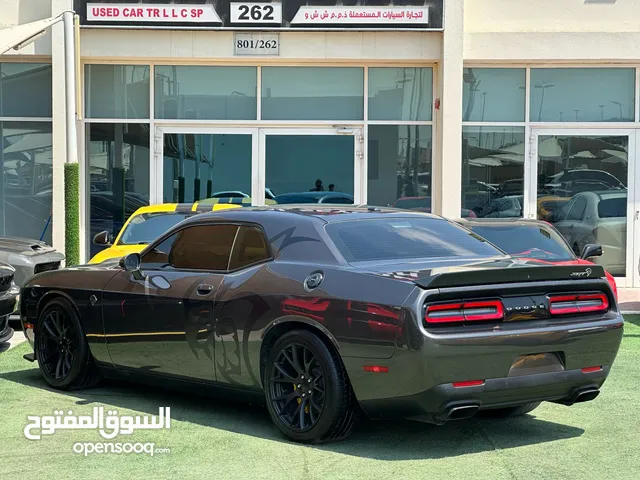 DODGE CHALLENGER HELLCAT SRT 2016 Clean title Perfect condition Full option 
