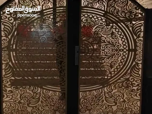 حداد تفصيل وصيانه أبواب وحمايات طاولات دربزينات حرف يدويه...