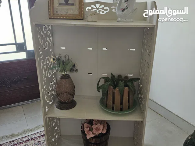 رف جميل للديكور