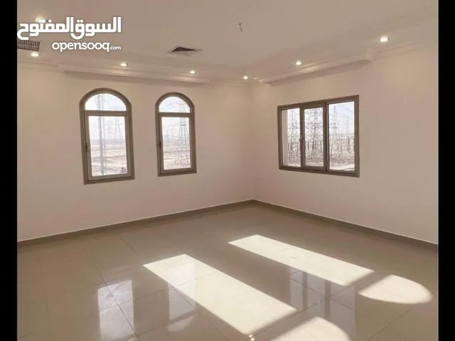 400 m2 5 Bedrooms Townhouse for Rent in Kuwait City North West Al-Sulaibikhat